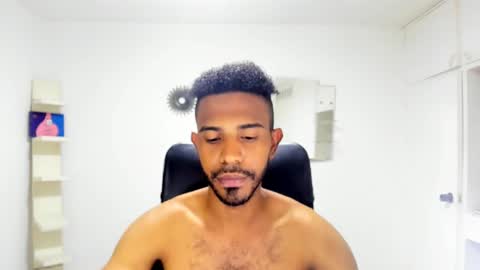 bruce_1111 online show from 09/19/25, 12:56