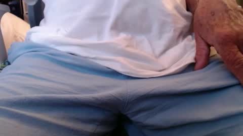 Snapshot of bruceb124u chatting on 10/02/25, 04:25 bruceb124u online show from 10/02/25, 04:25