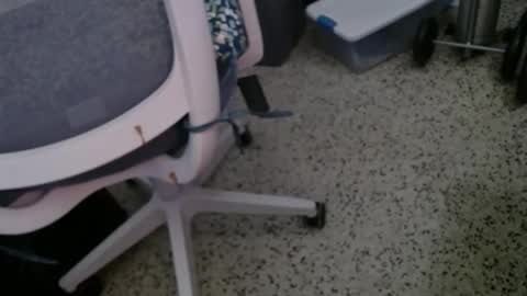 Snapshot of bruceb124u chatting on 11/10/25, 06:40 bruceb124u online show from 11/10/25, 06:40