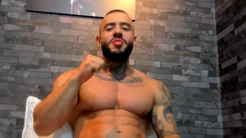 Snapshot of brucedallas chatting on 11/01/25, 12:12 brucedallas online show from 11/01/25, 12:12