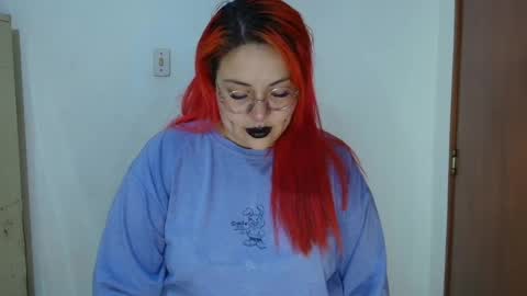 Snapshot of bruja__scarlata chatting on 05/25/26, 06:36 i am danny online show from 05/25/26, 06:36