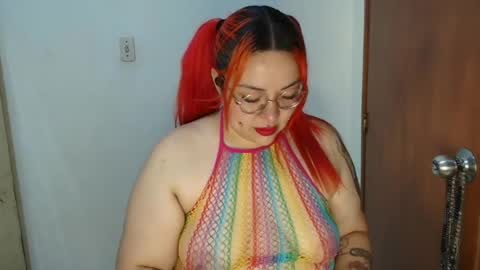 Snapshot of bruja__scarlata chatting on 05/27/26, 06:38 i am danny online show from 05/27/26, 06:38