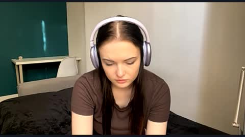 Luna online show from 05/11/26, 04:04