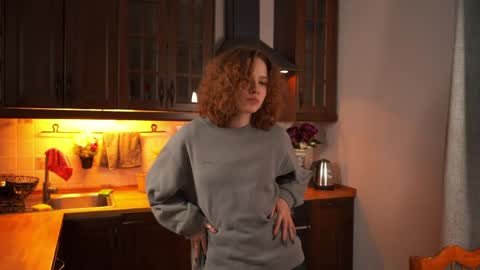 Tess online show from 04/20/26, 01:58