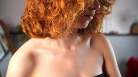 Tess online show from 05/05/26, 03:31