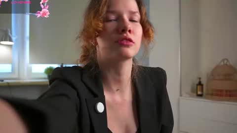 Snapshot of brunaeveritt chatting on 06/30/26, 02:07 Tess online show from 06/30/26, 02:07