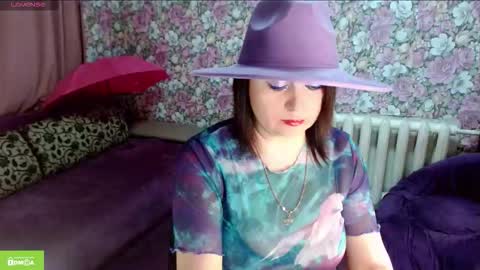 Snapshot of brunette7786 chatting on 05/13/26, 09:44 Julia online show from 05/13/26, 09:44