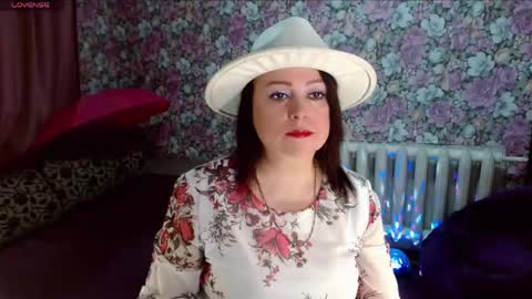 Snapshot of brunette7786 chatting on 05/15/26, 09:11 Julia online show from 05/15/26, 09:11