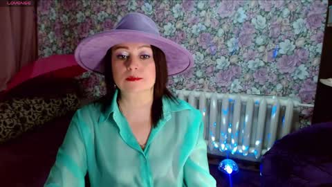Snapshot of brunette7786 chatting on 05/16/26, 09:35 Julia online show from 05/16/26, 09:35