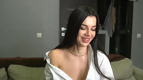 Snapshot of brunette_from_the_moon chatting on 12/28/24, 08:47 Alice online show from 12/28/24, 08:47