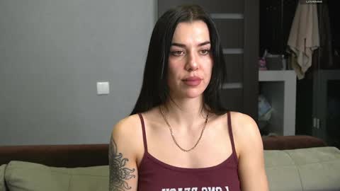 Snapshot of brunette_from_the_moon chatting on 01/18/25, 07:04 Alice online show from 01/18/25, 07:04