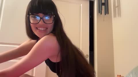 brunettefantasy4848 online show from 04/10/26, 04:17