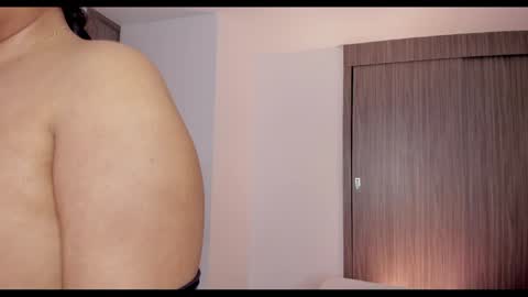 Snapshot of brunnahart chatting on 12/11/24, 11:32 online show from 12/11/24, 11:32