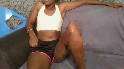 Snapshot of brunnette_blonde chatting on 03/04/26, 06:30 everyday online show from 03/04/26, 06:30