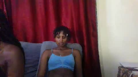 Snapshot of brunnette_blonde chatting on 03/23/26, 12:09 everyday online show from 03/23/26, 12:09