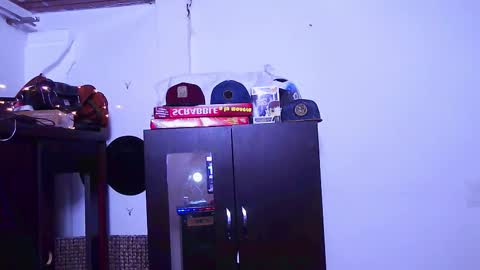 Snapshot of bruno_booss chatting on 12/18/25, 02:39 bruno_booss online show from 12/18/25, 02:39