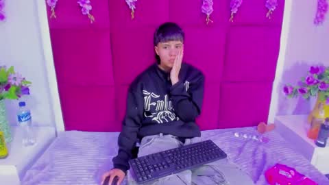 Snapshot of bruno_cruz chatting on 09/24/25, 03:21 Bruno Cruz online show from 09/24/25, 03:21