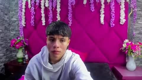 Snapshot of bruno_cruz chatting on 09/25/25, 02:48 Bruno Cruz online show from 09/25/25, 02:48