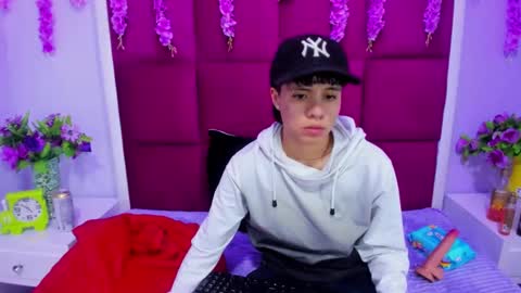 Snapshot of bruno_cruz chatting on 10/08/25, 02:31 Bruno Cruz online show from 10/08/25, 02:31