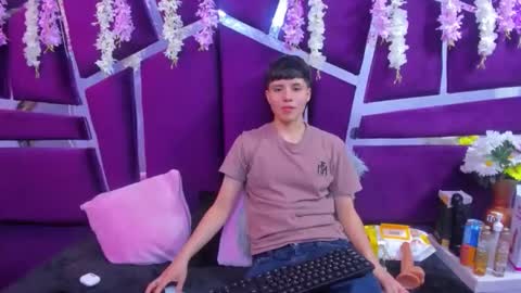 Snapshot of bruno_cruz chatting on 11/15/25, 03:15 Bruno Cruz online show from 11/15/25, 03:15