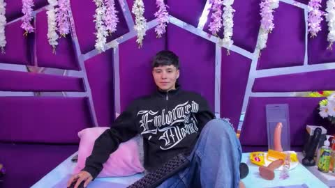 Snapshot of bruno_cruz chatting on 11/25/25, 02:33 Bruno Cruz online show from 11/25/25, 02:33