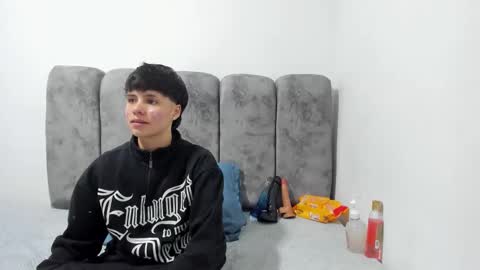 Snapshot of bruno_cruz chatting on 04/17/26, 02:36 Bruno Cruz online show from 04/17/26, 02:36