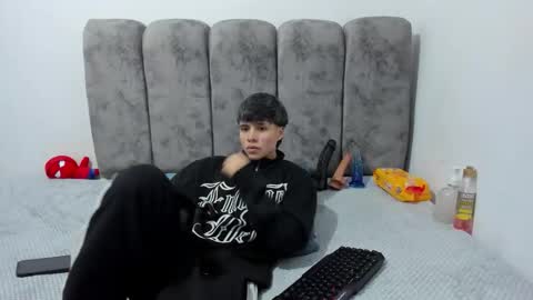 Snapshot of bruno_cruz chatting on 04/21/26, 02:15 Bruno Cruz online show from 04/21/26, 02:15