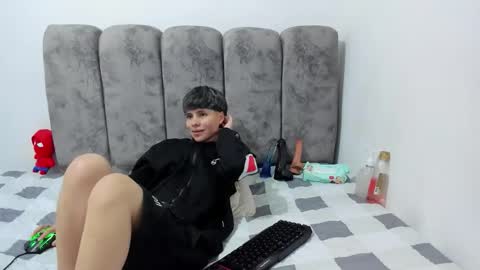 Snapshot of bruno_cruz chatting on 04/25/26, 02:47 Bruno Cruz online show from 04/25/26, 02:47