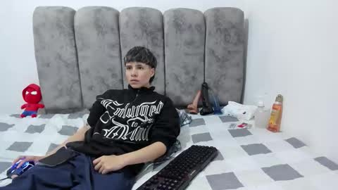 Snapshot of bruno_cruz chatting on 06/04/26, 02:17 Bruno Cruz online show from 06/04/26, 02:17