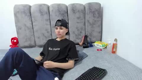 Snapshot of bruno_cruz chatting on 06/11/26, 02:33 Bruno Cruz online show from 06/11/26, 02:33