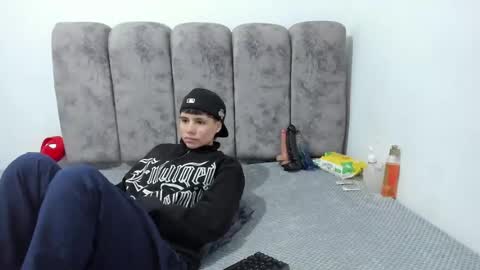 Snapshot of bruno_cruz chatting on 06/12/26, 02:32 Bruno Cruz online show from 06/12/26, 02:32