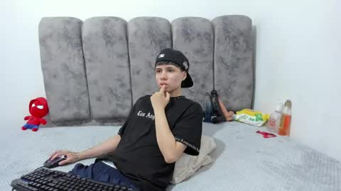 Snapshot of bruno_cruz chatting on 06/16/26, 02:03 Bruno Cruz online show from 06/16/26, 02:03