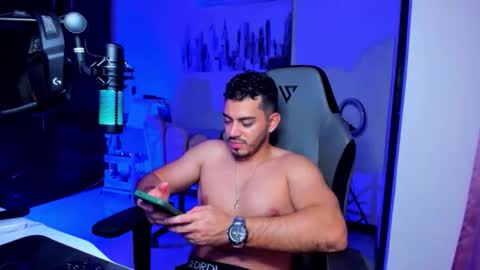 Snapshot of bruno_diaz31 chatting on 04/18/26, 05:44 Bruno online show from 04/18/26, 05:44