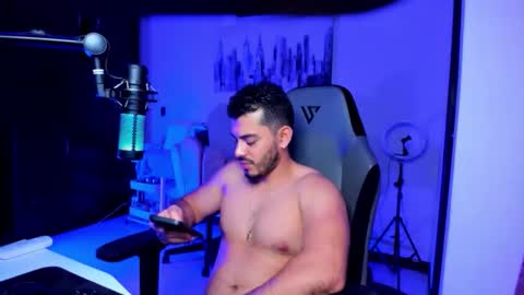Snapshot of bruno_diaz31 chatting on 04/27/26, 04:43 Bruno online show from 04/27/26, 04:43