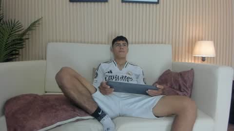 Snapshot of bruno_fox_ chatting on 07/09/26, 08:02 Bruno online show from 07/09/26, 08:02