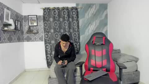 Snapshot of bruno_snow chatting on 04/13/26, 04:07 bruno_snow online show from 04/13/26, 04:07