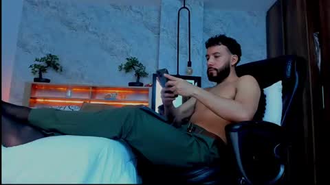 Andres Suarez online show from 03/11/25, 10:31