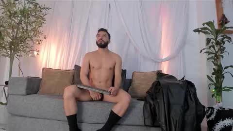 Andres Suarez online show from 10/19/25, 05:24