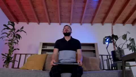 Andres Suarez online show from 04/25/26, 12:08
