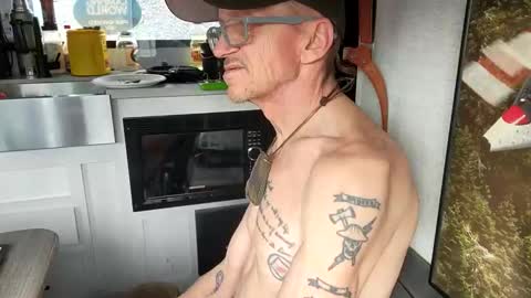 Snapshot of brushsquach chatting on 02/22/25, 06:08 Steve... aka SkinnieDippin aka TimberTramp online show from 02/22/25, 06:08