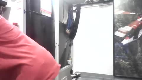 Snapshot of brushsquach chatting on 10/17/25, 04:37 Steve... aka SkinnieDippin aka TimberTramp online show from 10/17/25, 04:37