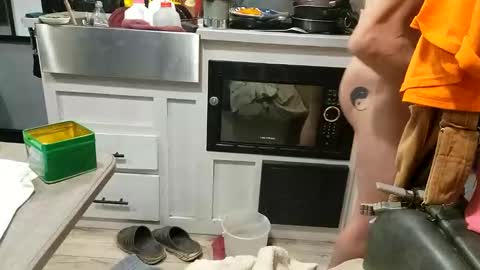 Snapshot of brushsquach chatting on 10/30/25, 06:04 Steve... aka SkinnieDippin aka TimberTramp online show from 10/30/25, 06:04