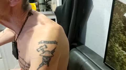 Snapshot of brushsquach chatting on 11/02/25, 04:15 Steve... aka SkinnieDippin aka TimberTramp online show from 11/02/25, 04:15