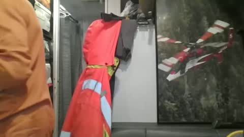 Snapshot of brushsquach chatting on 01/06/26, 11:40 Steve... aka SkinnieDippin aka TimberTramp online show from 01/06/26, 11:40