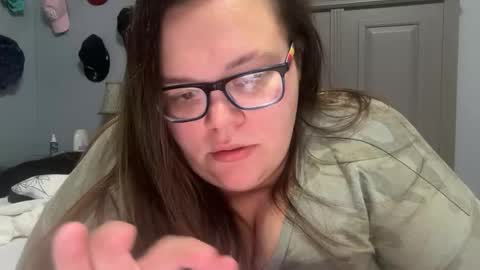 Snapshot of brwneyedbbw chatting on 02/14/26, 04:09 Desiree online show from 02/14/26, 04:09