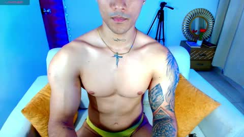 Snapshot of bryan_boy_ chatting on 04/14/26, 01:33 bryan online show from 04/14/26, 01:33