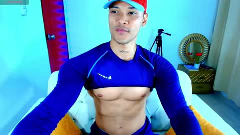Snapshot of bryan_boy_ chatting on 04/16/26, 01:17 bryan online show from 04/16/26, 01:17