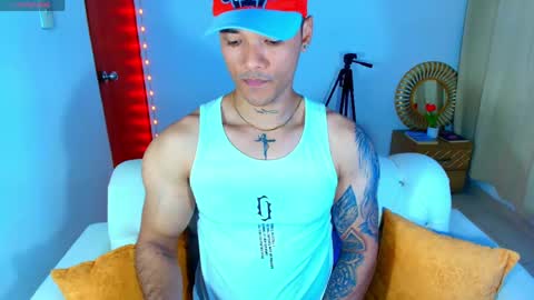 Snapshot of bryan_boy_ chatting on 05/01/26, 01:21 bryan online show from 05/01/26, 01:21