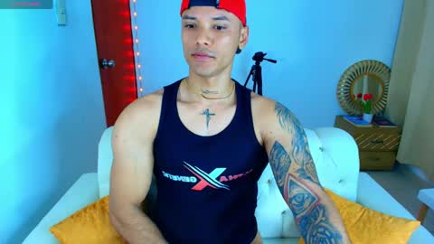 Snapshot of bryan_boy_ chatting on 05/08/26, 12:27 bryan online show from 05/08/26, 12:27
