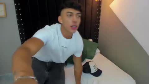 Snapshot of bryan_robayo5 chatting on 11/30/25, 12:09 Bryan online show from 11/30/25, 12:09